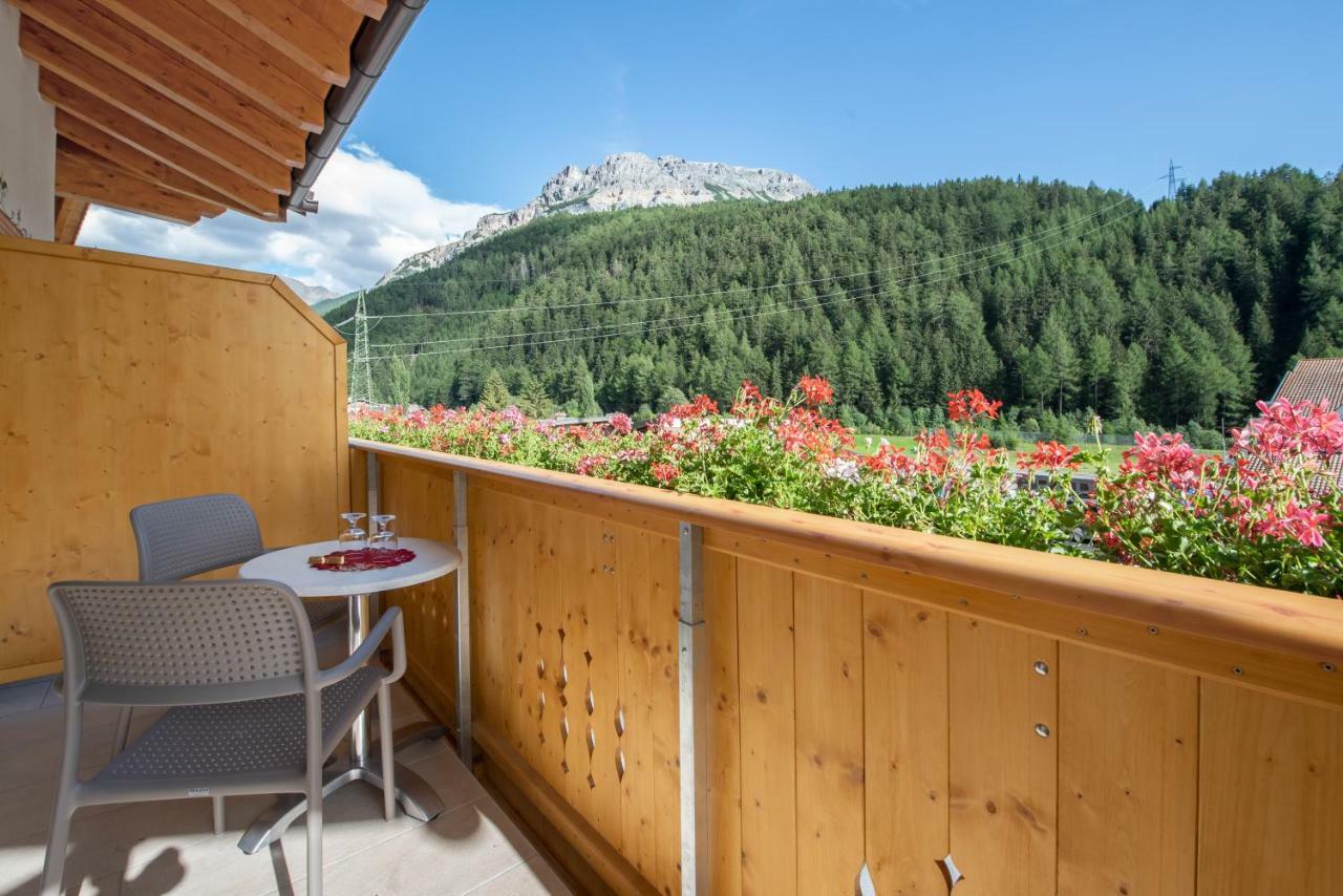 Hotel Theiner Curon Venosta Exterior photo